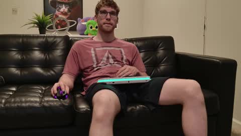 Snapshot of blueeyedtallguy chatting on 10-08-25, 01:58 blueeyedtallguy online show from 10-08-25, 01:58