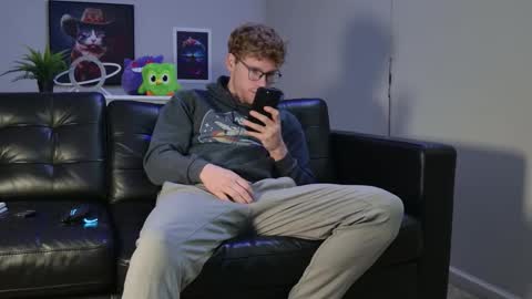 Snapshot of blueeyedtallguy chatting on 10-11-25, 08:40 blueeyedtallguy online show from 10-11-25, 08:40