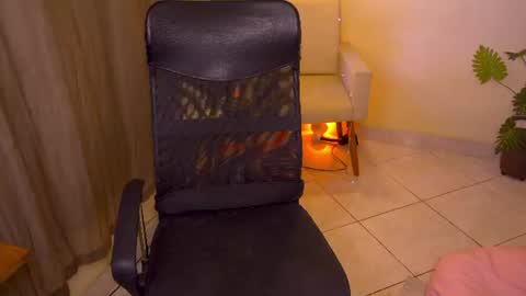 FLORAA online show from 06-14-26, 03:36