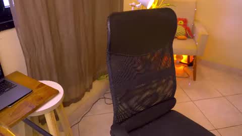 FLORAA online show from 06-30-26, 02:51