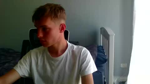 bluegaze6227724 online show from 12-18-25, 03:12