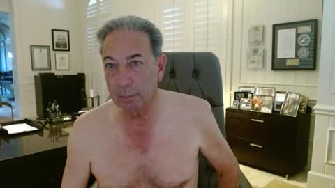 Snapshot of blueisles chatting on 04-19-26, 06:43 blueisles online show from 04-19-26, 06:43