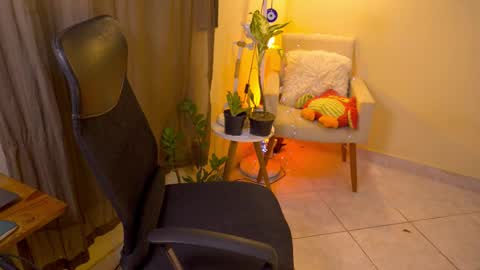 FLORAA online show from 01-10-26, 08:05