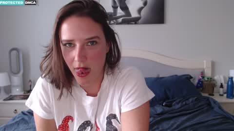 Snapshot of bluexstacey chatting on 12-14-25, 01:44 Stacey online show from 12-14-25, 01:44