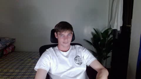 Snapshot of blueyedboyinasia chatting on 07-24-26, 02:37 blueeyedboyisasia online show from 07-24-26, 02:37