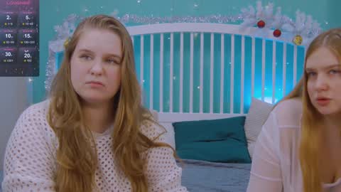 Ellie3 online show from 01-14-25, 04:18