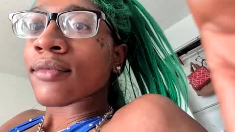 Snapshot of blushbitxh chatting on 12-10-24, 07:22 BLUSHBITXH online show from 12-10-24, 07:22