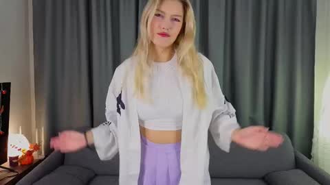 Snapshot of blushvenom chatting on 11-10-25, 03:55 Elina Next broadcast online show from 11-10-25, 03:55