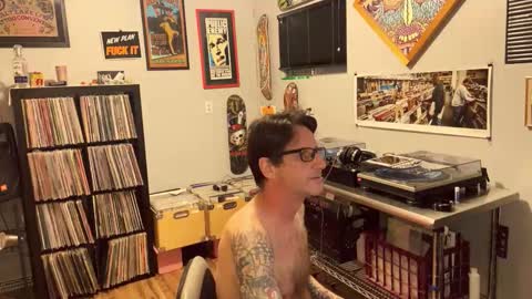 Snapshot of bnczuperzexy chatting on 02-25-26, 05:28 ZuperZexyZounds online show from 02-25-26, 05:28