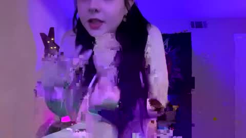 Snapshot of bnnybby333 chatting on 01-31-25, 01:43 Natalia online show from 01-31-25, 01:43