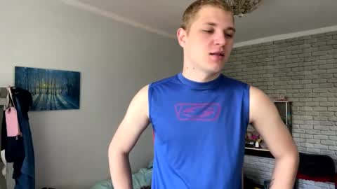 Snapshot of bob_bucks chatting on 05-14-26, 01:18 bob_bucks online show from 05-14-26, 01:18