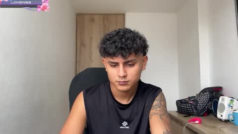 Bob  INDEPENDENT MODEL online show from 04-17-26, 07:50