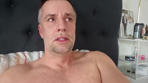 Snapshot of bobberman78 chatting on 05-16-26, 07:01 Dan online show from 05-16-26, 07:01