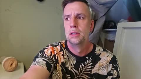 Snapshot of bobberman78 chatting on 05-17-26, 09:44 Dan online show from 05-17-26, 09:44