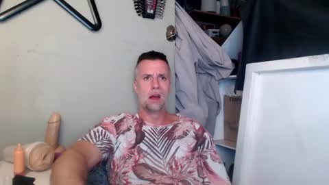 Snapshot of bobberman78 chatting on 06-14-26, 01:47 Dan online show from 06-14-26, 01:47
