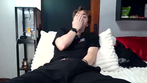 bobby72738 online show from 11-18-25, 02:28