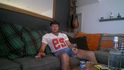 Bobby and Sadie online show from 10-31-25, 04:57