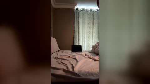 boboutte online show from 04-19-26, 05:01