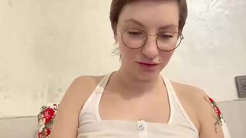 Snapshot of bobwig4 chatting on 11-10-25, 04:11 Tips prfr 11-55-111 tok online show from 11-10-25, 04:11