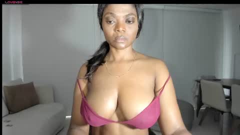 Snapshot of body_desire chatting on 07-28-26, 11:28 danna online show from 07-28-26, 11:28