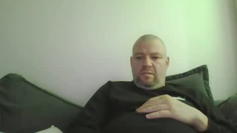 Snapshot of bodyzipper09 chatting on 11-24-25, 12:38 bodyzipper09 online show from 11-24-25, 12:38