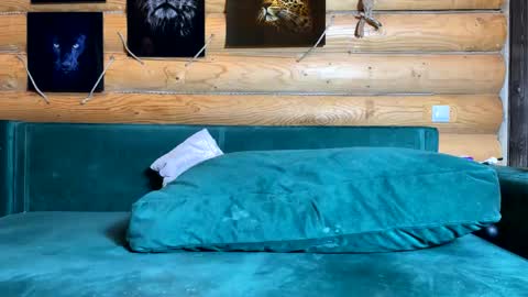 Nail and Olivia online show from 12-03-25, 10:57