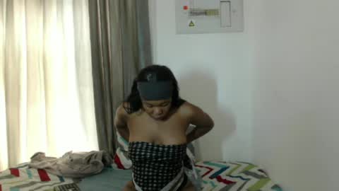 Snapshot of boitylips chatting on 06-19-26, 10:52 boitylips online show from 06-19-26, 10:52