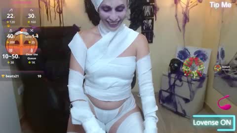 Paris online show from 10-26-25, 12:05