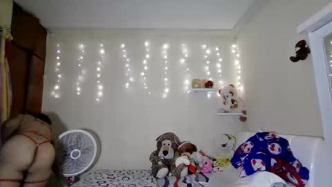 Melanie online show from 11-26-25, 01:17