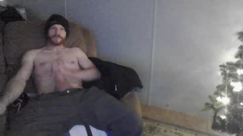 Snapshot of bone_daddy_4u chatting on 12-28-24, 03:04 Bone daddy online show from 12-28-24, 03:04