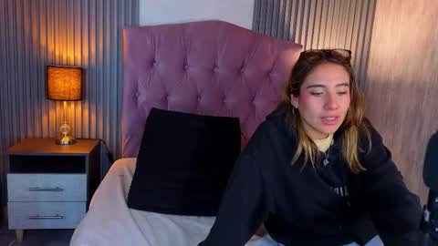 bonnali_lune online show from 03-22-26, 10:18