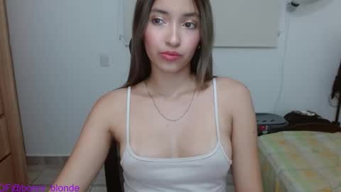 Bonnie online show from 09-23-25, 01:41