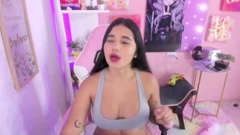 Snapshot of bonnie_benet chatting on 10-22-25, 03:40 Bonnie online show from 10-22-25, 03:40