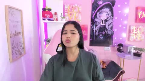 Bonnie online show from 11-20-25, 04:23