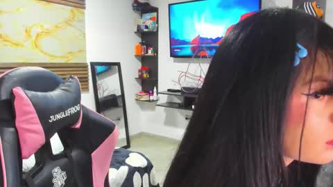 Snapshot of bonnie_bu chatting on 10-12-25, 08:30 becky online show from 10-12-25, 08:30