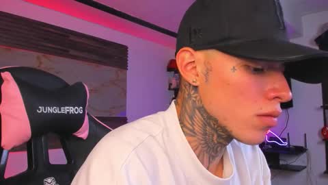 Snapshot of bonnie_bu chatting on 11-17-25, 12:27 becky online show from 11-17-25, 12:27