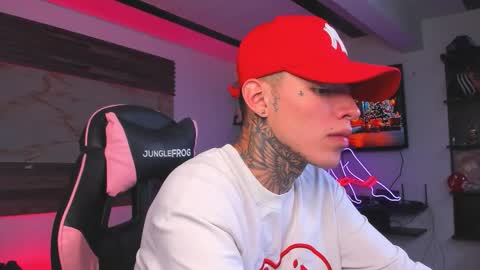 Snapshot of bonnie_bu chatting on 11-24-25, 07:46 becky online show from 11-24-25, 07:46