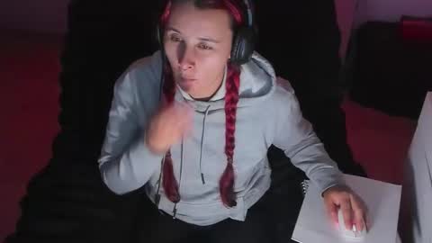 Bonnie Help me reach 500 likes online show from 10-22-25, 10:31