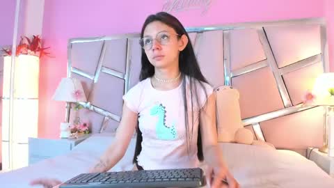 Bonnie  online show from 04-25-26, 05:10