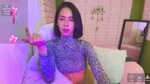 Bonnie  online show from 01-23-25, 01:45