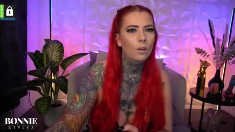 Bonnie Stylez online show from 10-28-25, 05:00