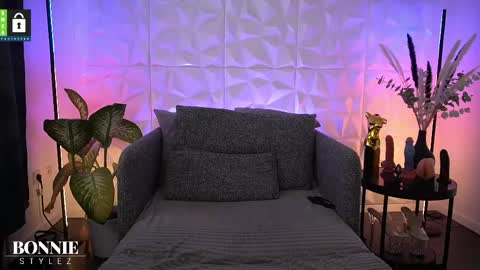 Bonnie Stylez online show from 04-23-26, 03:14