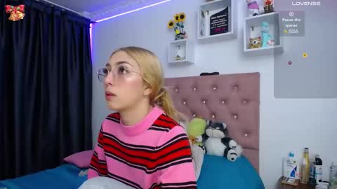 Soffy Brooks Independent model online show from 10-25-25, 05:26