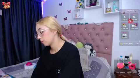 Snapshot of bonny_clyde_xx_ chatting on 01-16-26, 04:49 Soffy Brooks Independent model online show from 01-16-26, 04:49