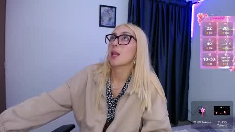 Snapshot of bonny_clyde_xx_ chatting on 04-11-26, 05:01 Soffy Brooks Independent model online show from 04-11-26, 05:01