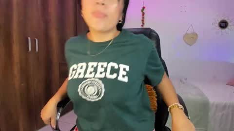 Snapshot of bonny_greylm chatting on 01-19-26, 01:53 sofia online show from 01-19-26, 01:53