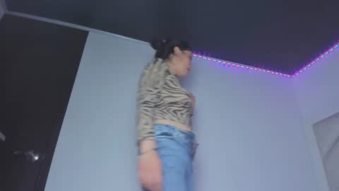 Snapshot of bonnyloo chatting on 06-24-26, 01:48 bonnyloo online show from 06-24-26, 01:48
