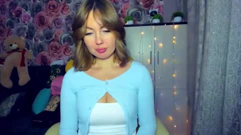 Snapshot of bonybenessy chatting on 12-28-24, 10:13 Mira online show from 12-28-24, 10:13