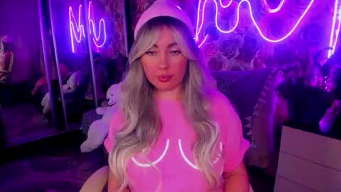 Snapshot of bonybenessy chatting on 10-17-25, 08:22 Mira online show from 10-17-25, 08:22