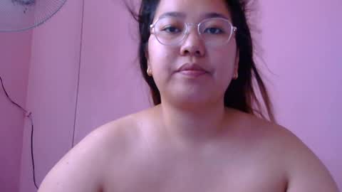 Snapshot of boobsiemarie chatting on 07-13-26, 05:21 MommyMarie-Singlemom of 2. online show from 07-13-26, 05:21